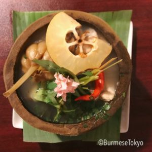 Mu Ai Kachinのチキンスープ