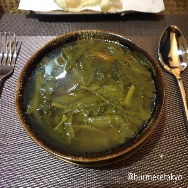シャンヨーヤーの発酵高菜スープ