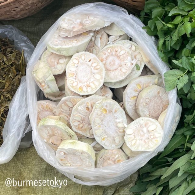 ミャンマー野菜（バナナの茎）ガピョウピン