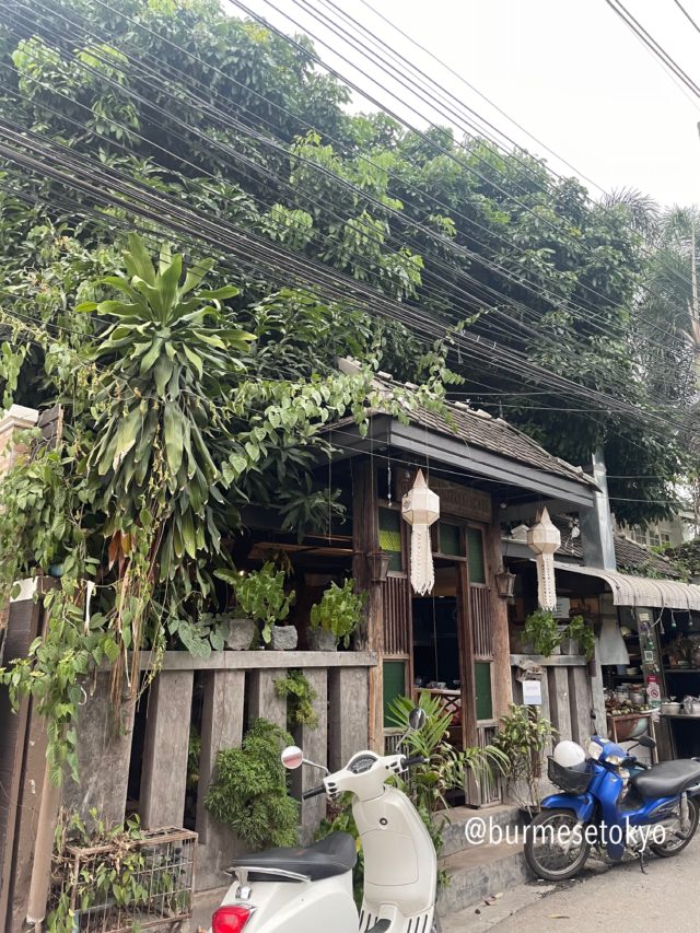 チェンマイの食堂Laab Kai Meuang Phan Waen」の外観。中も素敵です
